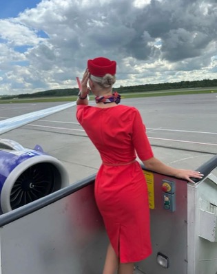 Nieskazitelnie w podróży: stewardessy zdradzają swoje sekrety